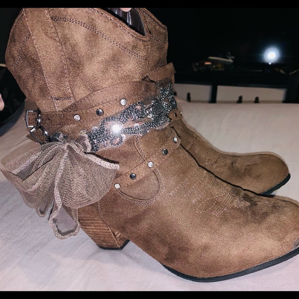 Size 12w Brown booties Dolce by mojo moxie